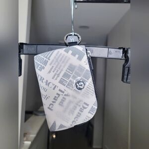 🍋 Lululemon Clippable Card Pouch Black/White *Manifesto Print* NWT